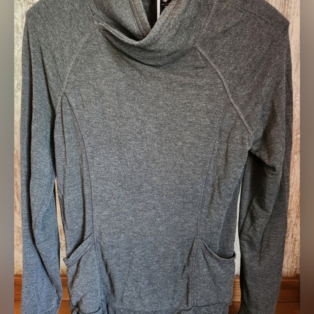 Womens Large Gray Yoga Top Long Sleeve